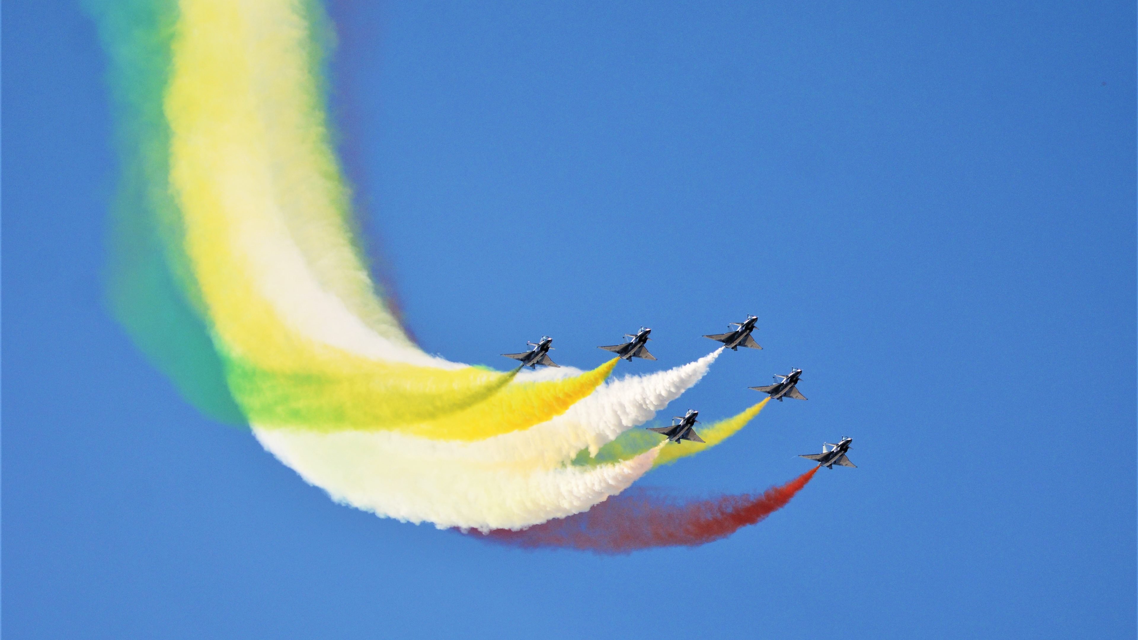 末节风暴！加拿大补时绝杀厄瓜多尔，舞台王者卡马文加闪耀热身赛