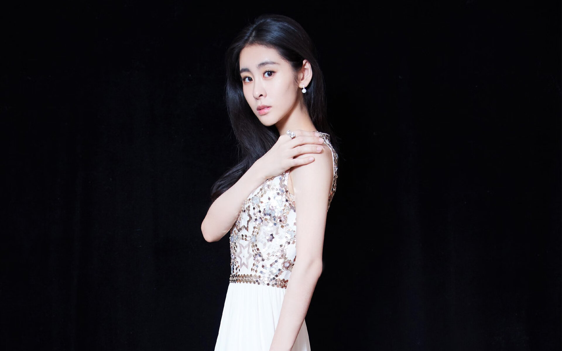 佩德里的攻防转换魔术,巴拉圭与英格兰对决中的战术核心