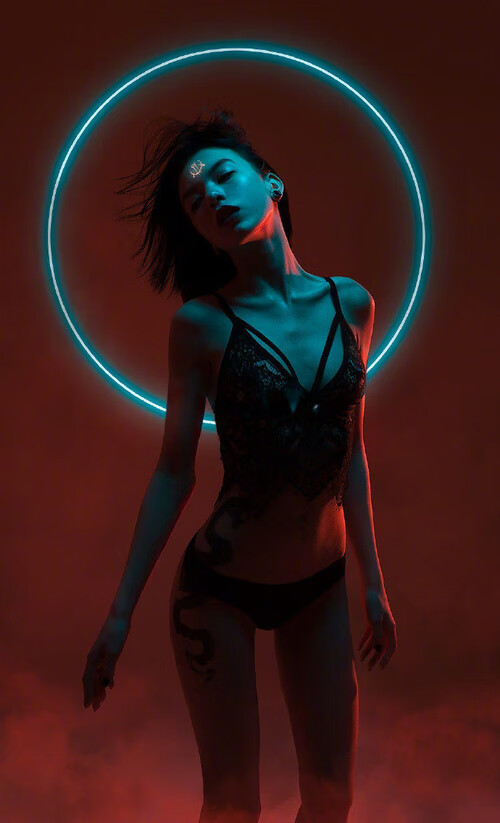 篮球史诗夜,尼克斯压哨绝杀编织纽约传奇,米切尔西决生死战接管书写王者篇章