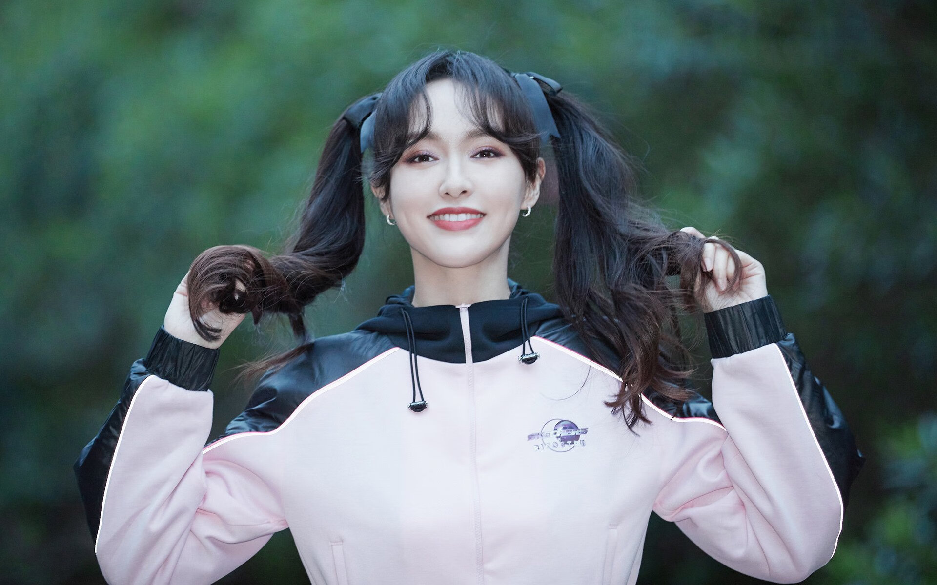 冰冷聚光灯下，伦纳德越大的舞台越沸腾，尼克斯骑士只是背景板