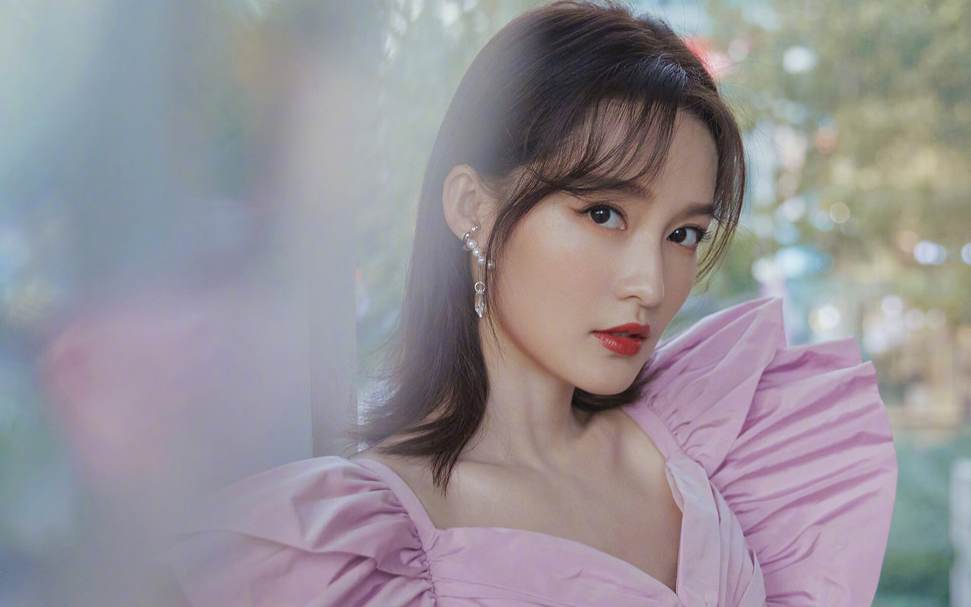 黄色潜水艇斗牛士之夜,迪亚斯刺破天蓝铠甲,比利亚雷亚尔稳稳驶向荣耀