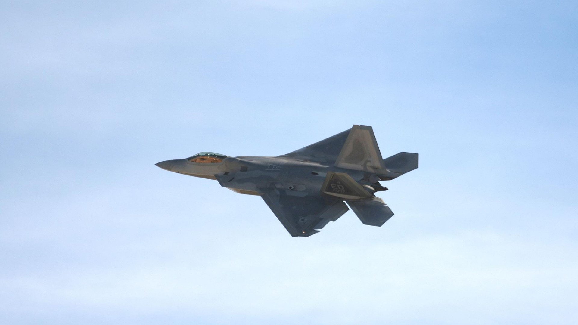 2026世界杯C组风云，德国铁骑踏破秘鲁，吉鲁引领法兰西狂飙，攻守转换定乾坤